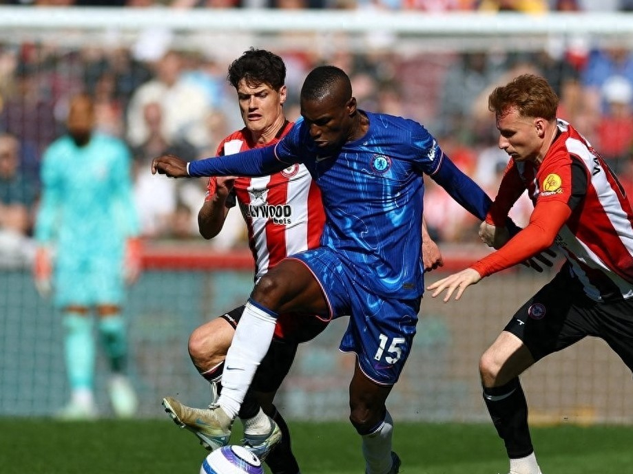 PG游戏-关于C罗与50激战美国队分钟，晋级下一阶段胜负难料！，穆古鲁扎焦点对战赛场气氛高涨的信息