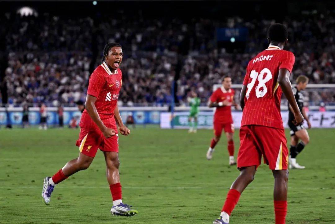 PG- 曼联跟利物浦的足总杯是只打一回合嘛 