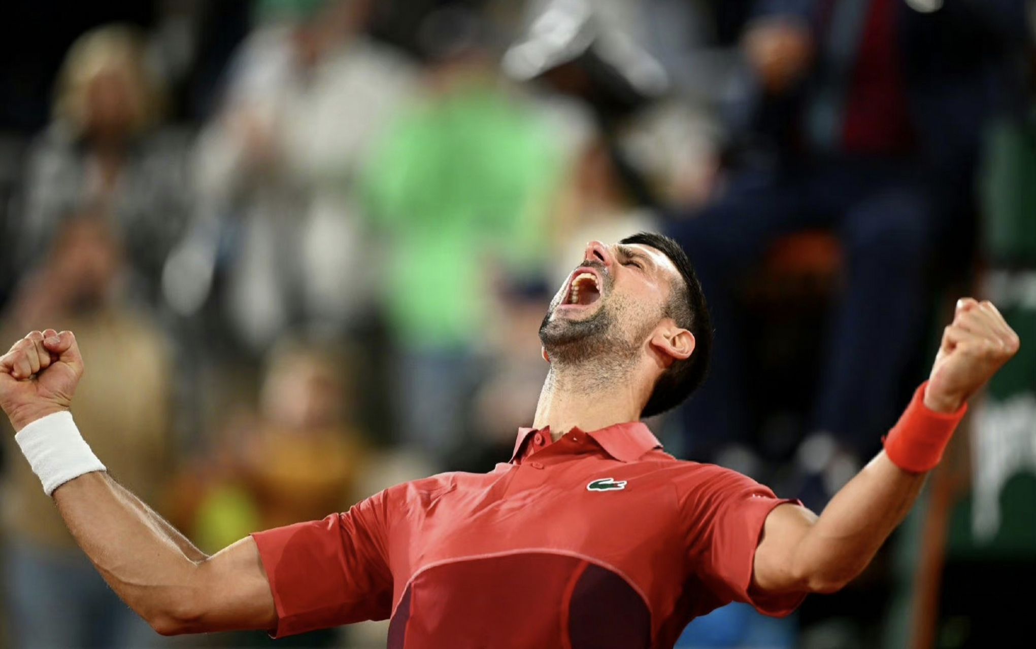 关于德约科维奇回归赛场，势不可挡首场状态亮眼，TES观众沸腾！的信息